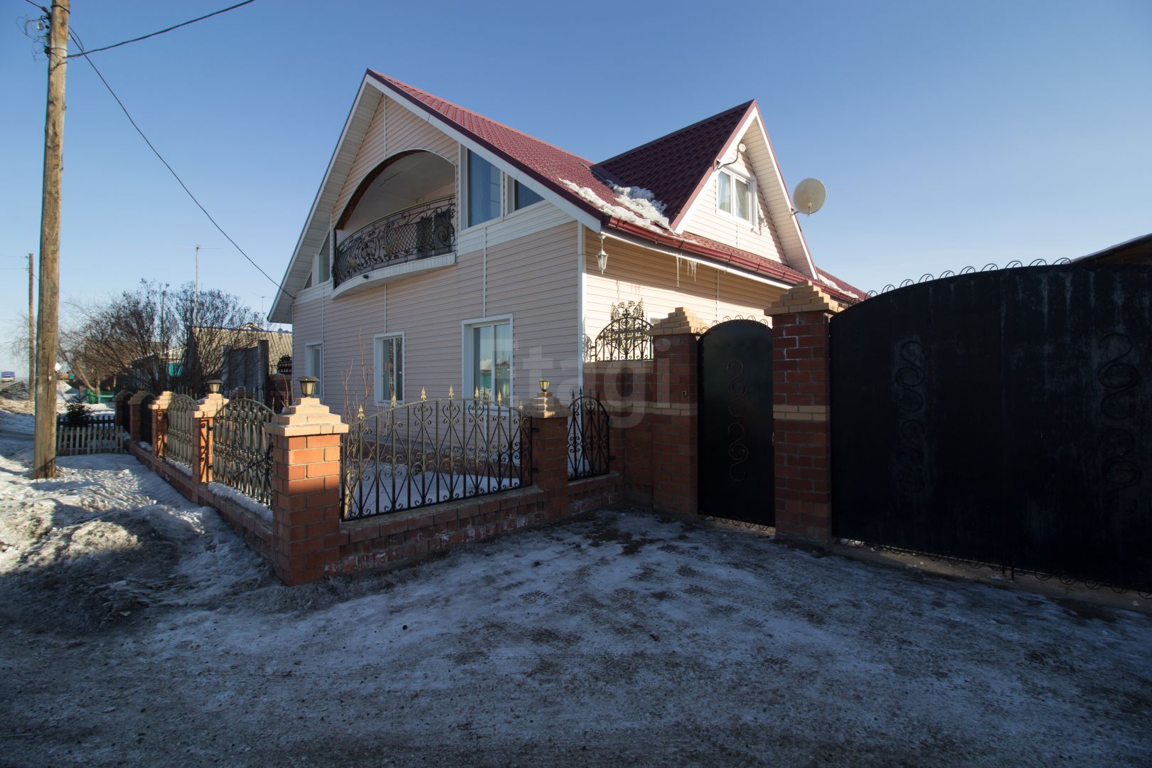 Продажа дома, 175м <sup>2</sup>, 20 сот., Хомутово, Центральная
