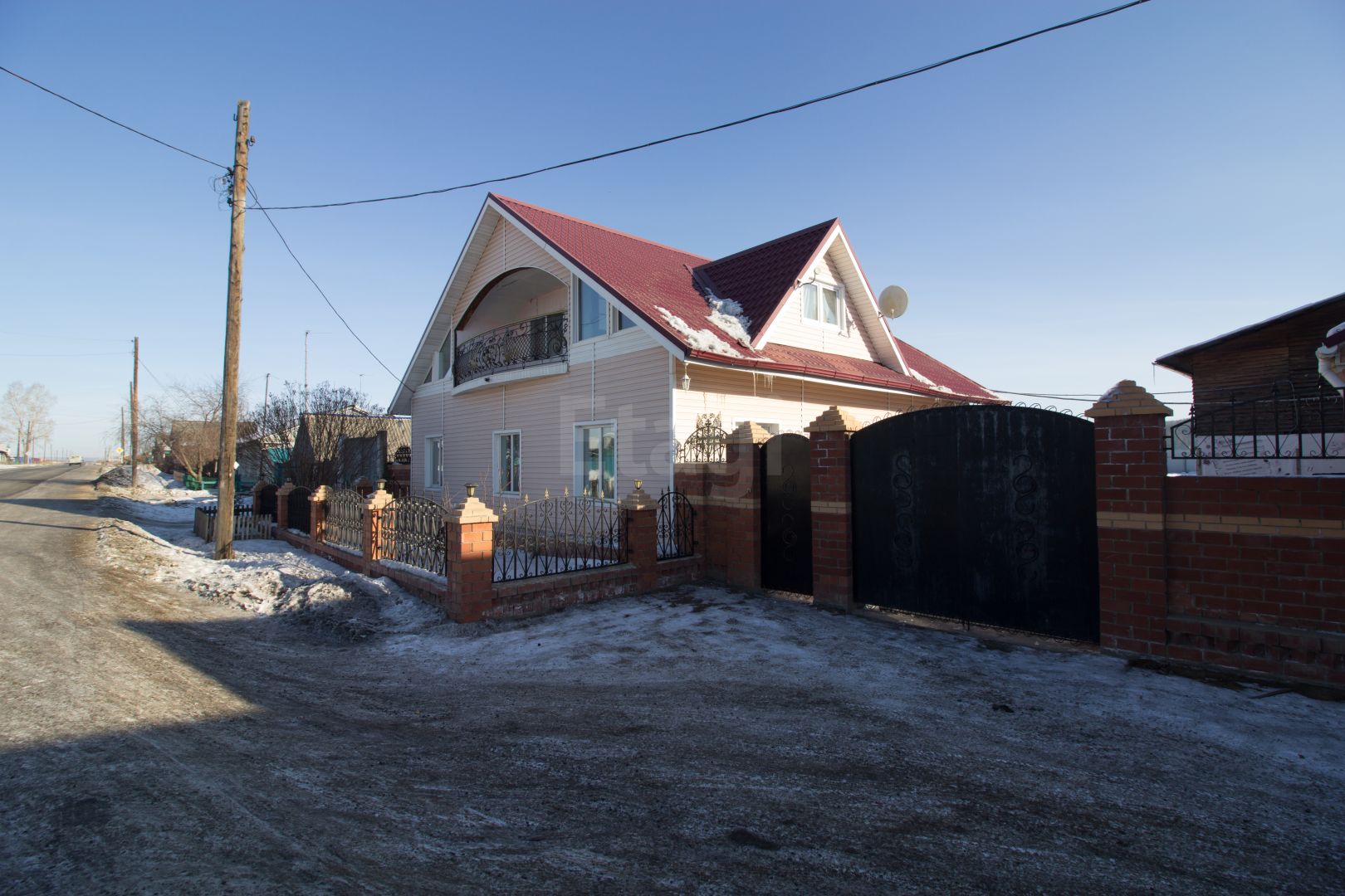 Продажа дома, 175м <sup>2</sup>, 20 сот., Хомутово, Центральная